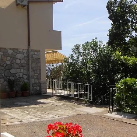 Vera- With Airconditioning And Free Parking Mošćenička Draga