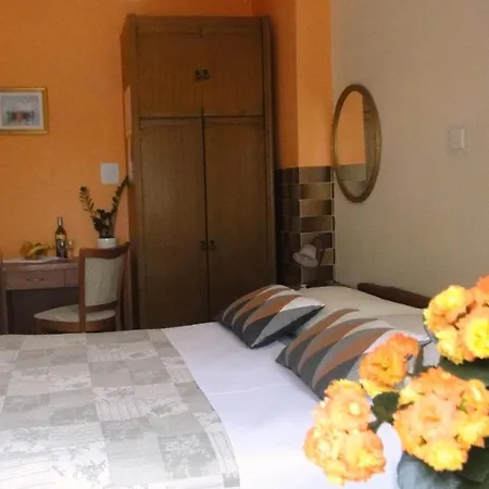 Alloggio in famiglia Vera- With Airconditioning And Free Parking *