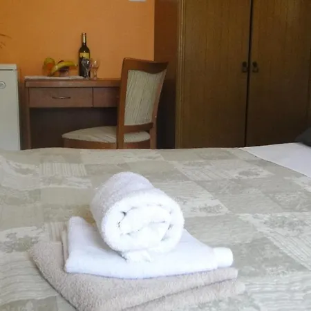 Vera- With Airconditioning And Free Parking *